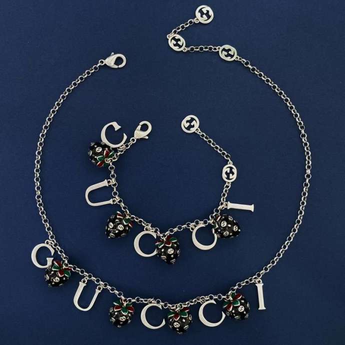 Picture of Gucci Sets _SKUGuccisuits08cly6110166